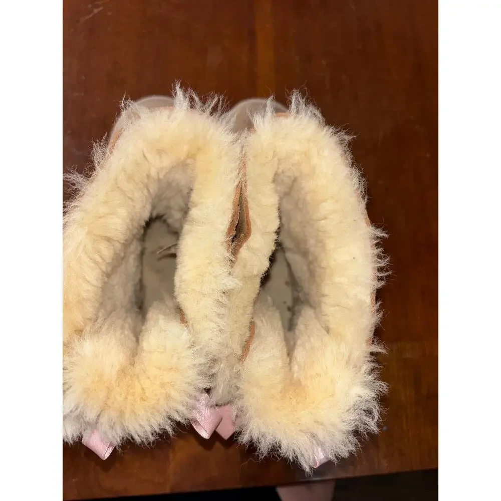 UGG kids’ Bailey Bow II chesnut brown and pink boots with bows on back (size 5)